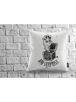 Декоративна възглавница Madcolorsapparel - Bad Surprise
