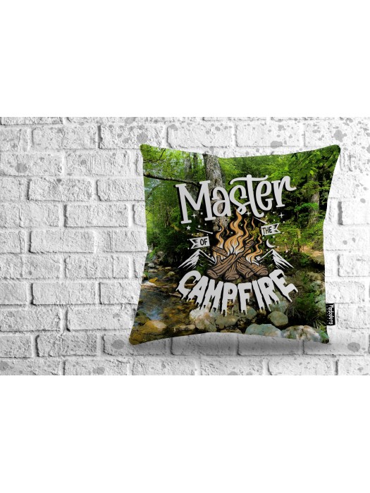 Декоративна възглавница с надпис Master of the Campfire