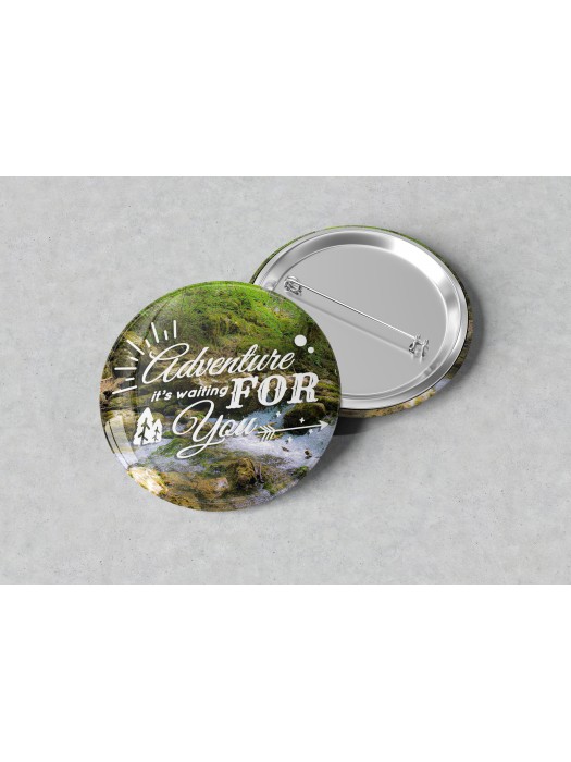 Значка с надпис Adventure it's waiting for you